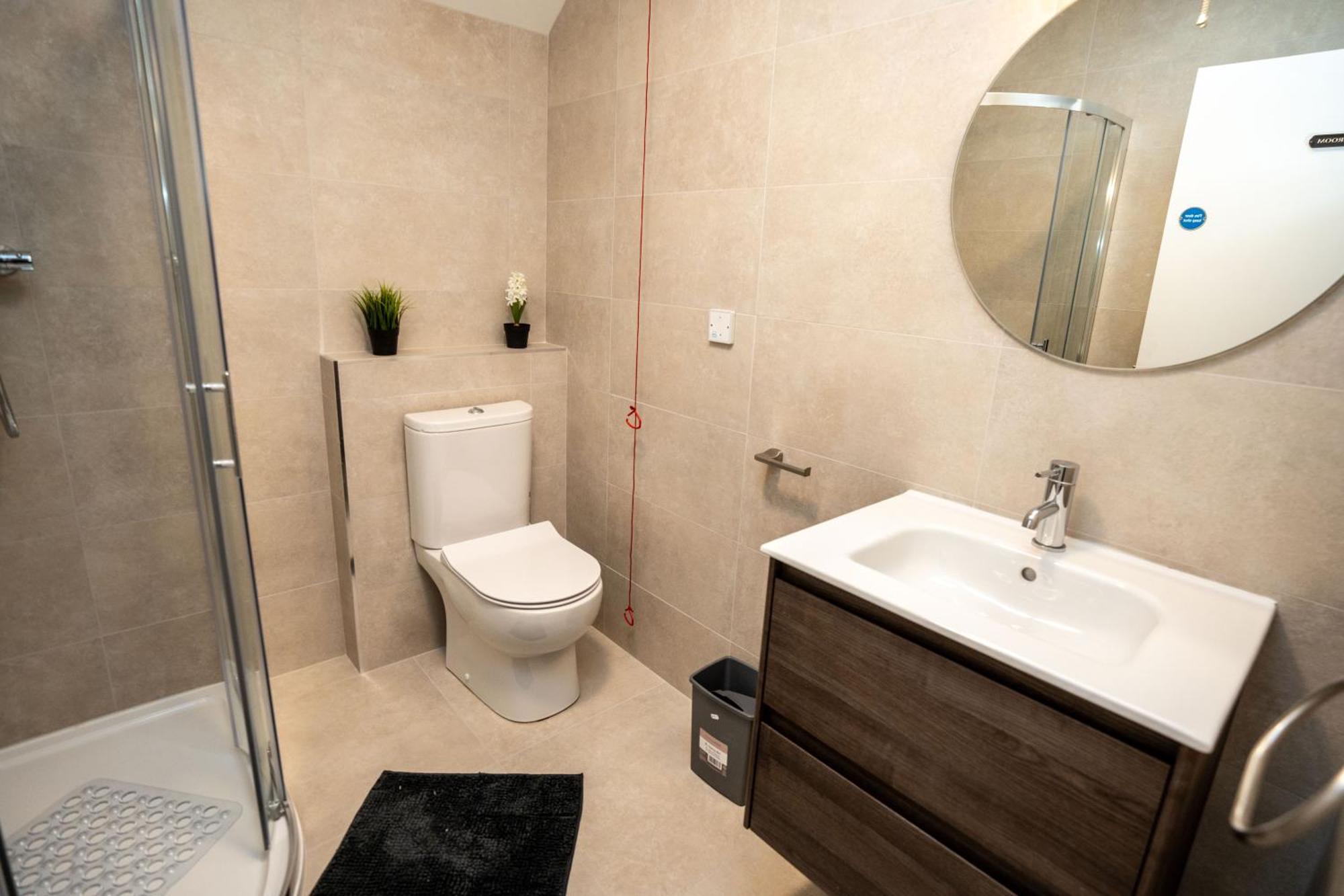 Single Room with Shared Bathroom