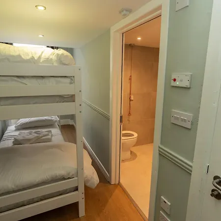 Talbot Street Guest House-3